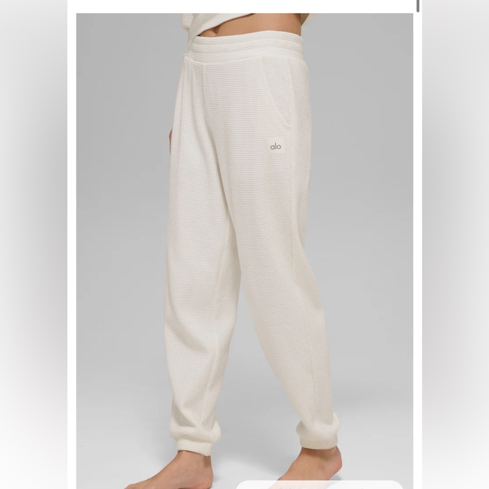ALO Waffle Weekend Escape Jogger in Ivory